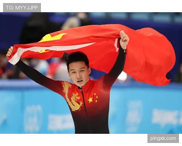 任子威训练完直接拎走一冰箱蛋白粉,这饭量谁顶得住 任子威训练完直接拎走一冰箱蛋白粉,这饭量谁顶得住